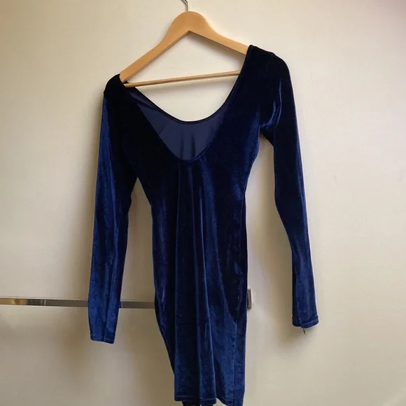“American Apparel.”90’s Chic, Blue Velvet Dress, Size Small - Picture 4 of 5